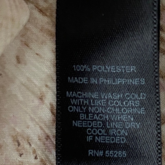 Express‎ Tan Snake Print Semi Sheer 1/2 Button Top Sz M - Picture 8 of 8